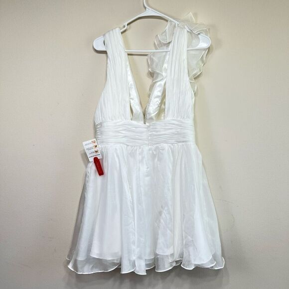 Ieena Mac Duggal 48952D White Ruffled Shoulder Short Dress 10 NEW - Picture 7 of 11